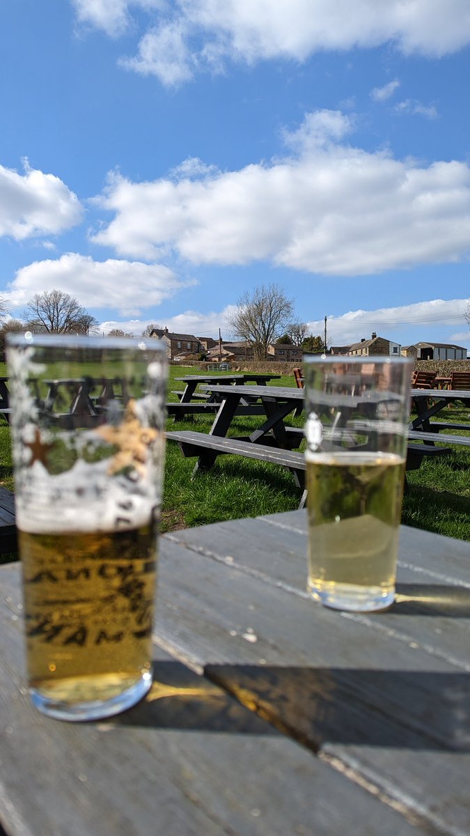 EmilyH5's tweet photo. What Sunday afternoons are made for 🌤️🍺 #sundaywalk #beerinthesun https://t.co/CHh4elOzWU
