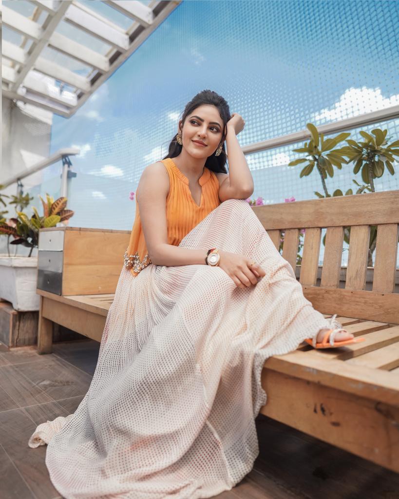TheTanaySuriya's tweet photo. Beauty that shines brighter than the stars ✨ Check out the stunning @AthulyaOfficial in her latest photoshoot.👌💥

#AthulyaRavi #Meter https://t.co/mW0jHzrRfA