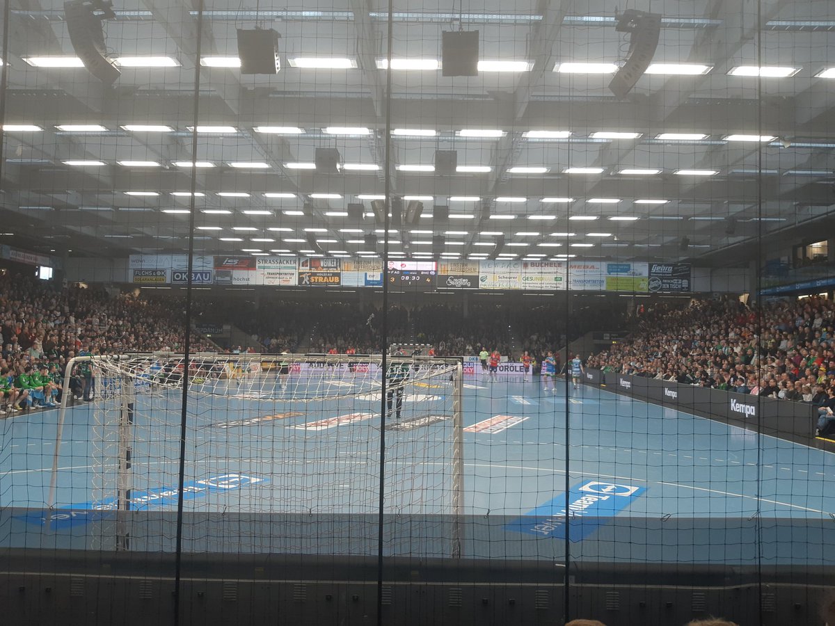 CoachVoyt's tweet photo. Supporting @FRISCHAUFGP 🥅👋⚽️ #HandBall with @RV_Razorbacks 🐗🏈 #erimagfl #rannfl https://t.co/yDRFf0ekS2