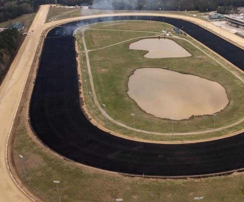 USASteeplechase's tweet photo. Name the American πΊπΈ Racetrack? π§
Clue - it normally doesnβt look like this π
#TurfBurn https://t.co/Pc87TykSXY