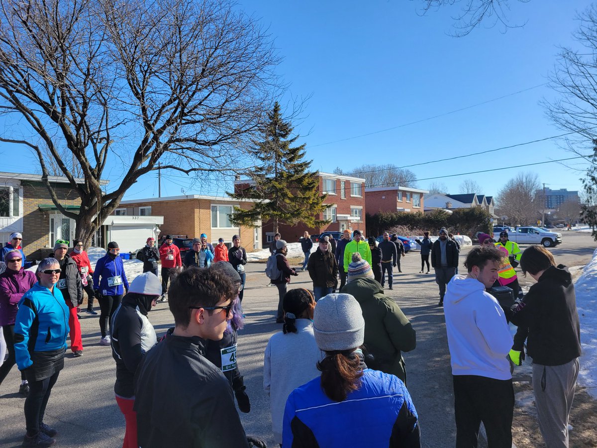 MathieuFleury's tweet photo. 🙌 to @PlanteSteph613, @museoparc, and @runottawa for organizing, the first since 2012, the Vanier #MapleRun 🍁🏃♂️.
Une belle activité pour tous les groupes d'âges à travers les rues de Vanier. https://t.co/dfMF4HX6jy
