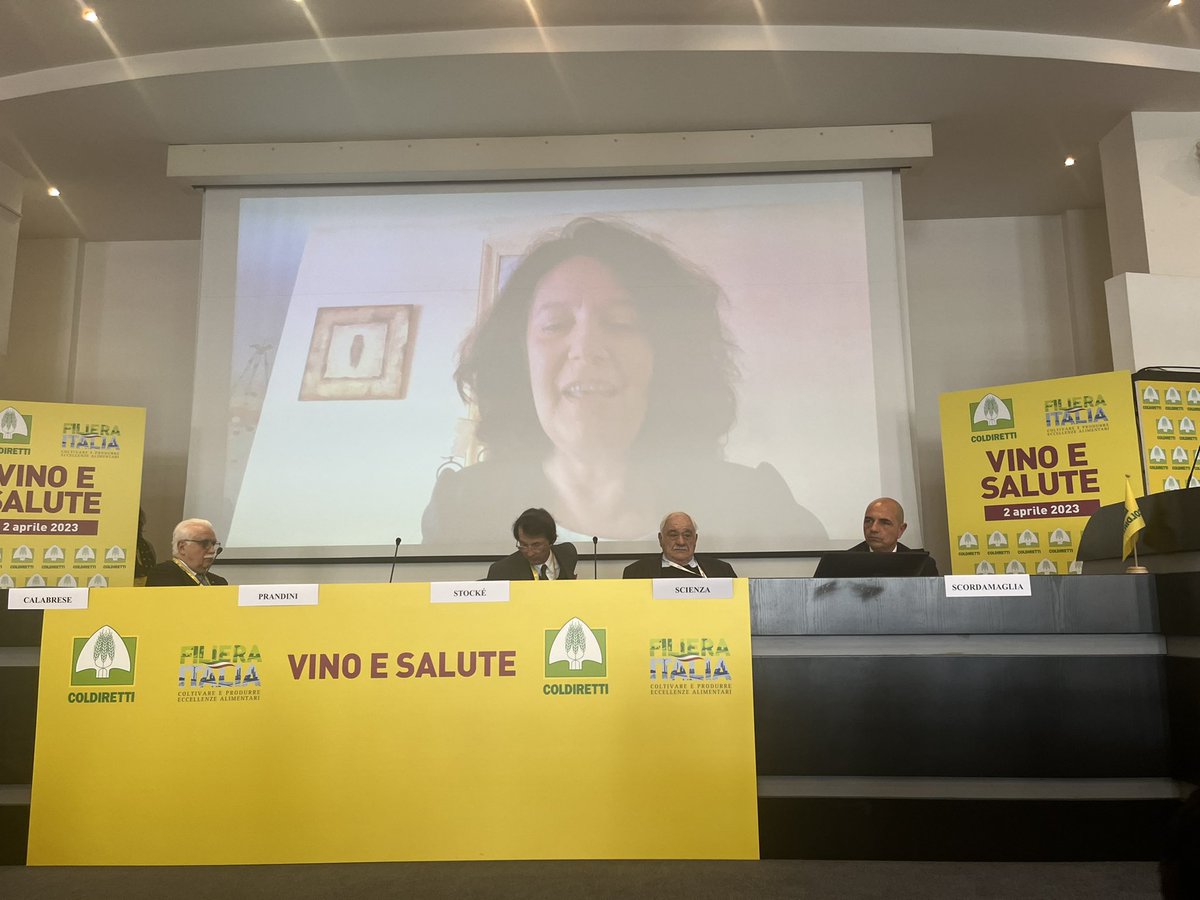 Merci à @coldiretti @ettoreprandini_ @L_Scordamaglia e @paolodecastro de m’avoir donné la parole à #Vinitaly2023. 

Travaillons ensemble sur la promotion du vin et de sa production dans l’UE et sur la promotion de la consommation modérée d’alcool.