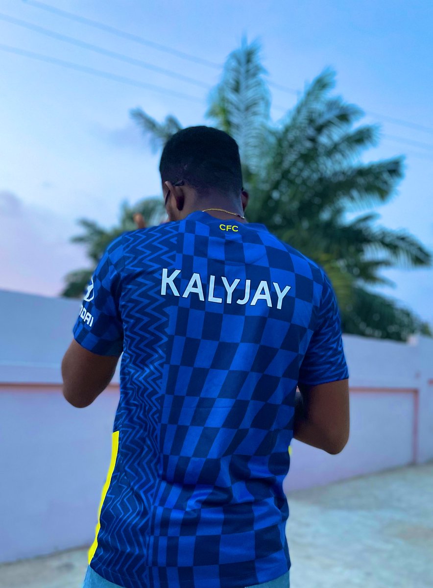 gyaigyimii's tweet image. Drop pictures of you in your Chelsea jersey.