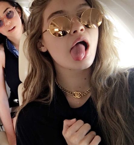 NsTstories's tweet photo. Zayn malik and Gigi Hadid some tweets AU
#lokalau https://t.co/UrCXHR6fia