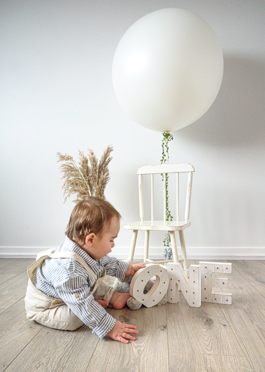 evioloo's tweet photo. Thomas turns ONE! 🎂

Photographing Thomas on his first birthday was such a heartwarming experience. From capturing his precious smile, to freezing his endless laughter, every click felt like a magical moment ✨

#MTL #photographer #photograghy #birthday #babyboy #nikonz6 #nikon https://t.co/UMCphUdtLR