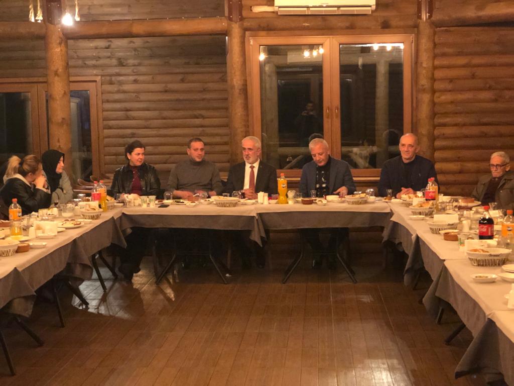 mkeskin81's tweet photo. 'Aydınpınar bizi bilir, biz de Aydınpınar'ı biliriz.'

Aydınpınar Köyü Muhtarımız Sinan Gündoğdu'ya plaket takdimleri için teşekkür ediyorum. https://t.co/dU67BpIuIw