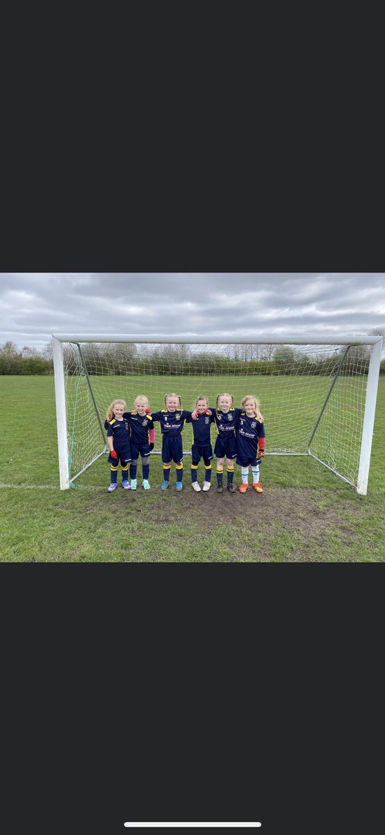hindley_fc's tweet photo. Great game and win today by Hindley Green u6 girls. 

Fantastic to see these girls loving playing football and playing with big smiles on there faces. 
They are all improving week by week and can’t wait to enter them into a league next season. 

Well done all 6 girls👏👏👏👏👏👏 https://t.co/rorZ0mww7k