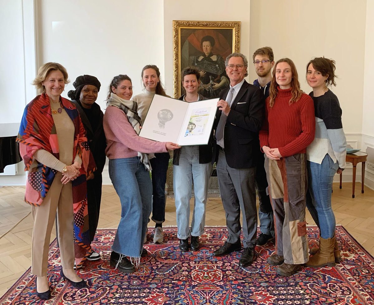 Delighted that #BIGH has won the National Energy Globe Award of 2022 for #Belgium with its sustainable aquaponic farms in urban areas! Happy to hand over the award together with <a href="/SpalekMichael/">Michael Spalek</a> to the team of BIGH; supported by #ReFocusAustria
@wko_ac_Benelux
