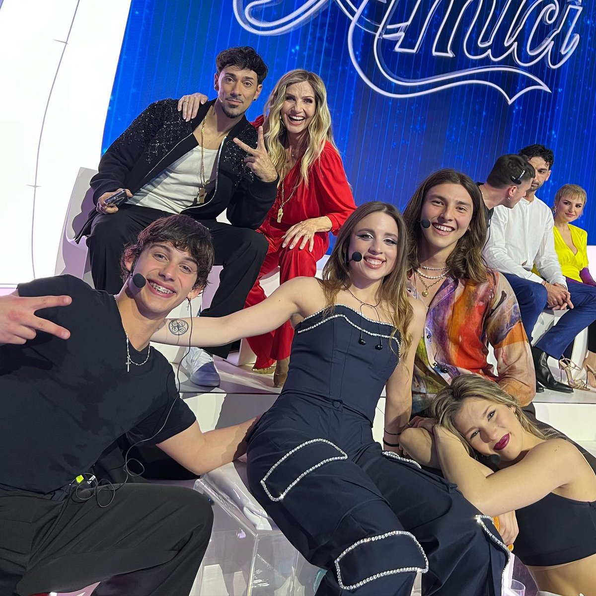 heyyimchia's tweet photo. Mi dispiace ma è così:
#amici22 https://t.co/vinNZN7AH8