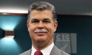 superconfirmado's tweet photo. Pedro Pacheco R sobre el valor del aprendizaje continuo: “Te contratan por lo que sabes
y te despedirán por lo que dejes de aprender”
https://t.co/29qxtOunBP https://t.co/jadLDS9YB7