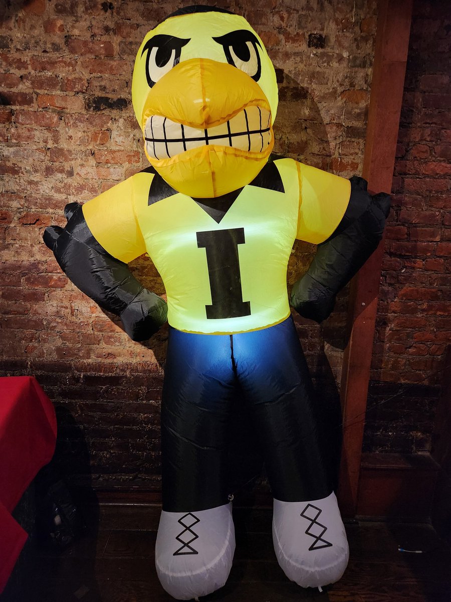 NY Metro Iowa Club (@nymetroiowaclub) on Twitter photo Herky's here and ready for <a href="/IowaWBB/">Iowa Women's Basketball</a>. Where are you?!? #nychawkeyes Herky's here and ready for <a href="/IowaWBB/">Iowa Women's Basketball</a>. Where are you?!? #nychawkeyes