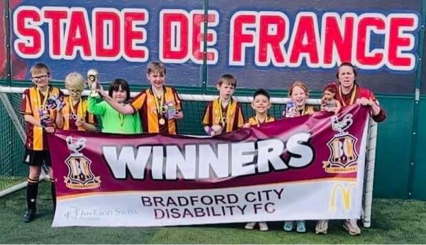bcafcdisability's tweet photo. A great day at the South Yorkshire Ability Counts Divisional Cups 

We won 2 of the the 4 trophies 🏆 

Well done to our under 16s Blues and our under 12s Greens!! 

#BradfordCityDFC 
#Cupwinners2023
#Southyorkshireabilitycounts https://t.co/PVQ3jT6J8v