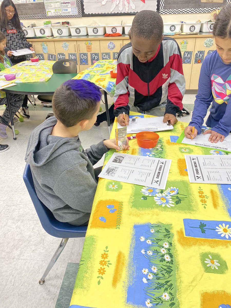 AdrienneInnes's tweet photo. Decimal Diner Day in Room 11! 🥳💕 Learning to add and subtract decimals by ordering menu items then paying our bill! 💕 #handsonmath @FVSpecialPlace https://t.co/IzOAz7zFn4