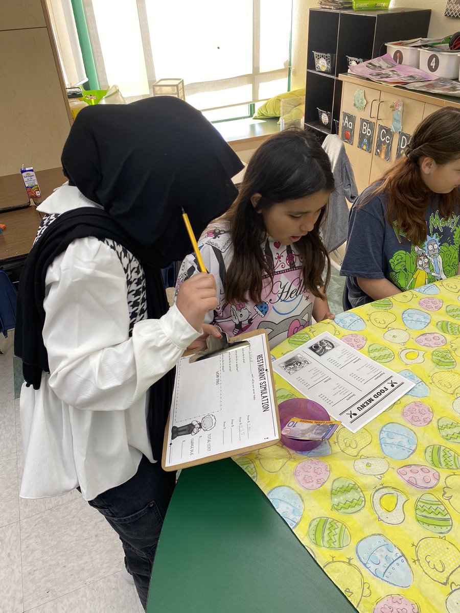 AdrienneInnes's tweet photo. Decimal Diner Day in Room 11! 🥳💕 Learning to add and subtract decimals by ordering menu items then paying our bill! 💕 #handsonmath @FVSpecialPlace https://t.co/IzOAz7zFn4