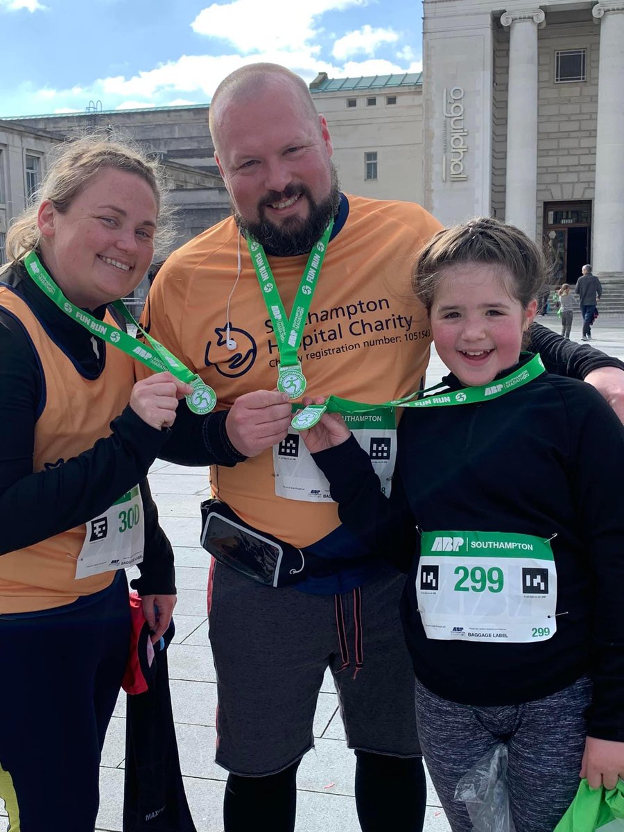 darylbarnesnhs's tweet photo. The Barnes Crew - Proud day running with my sister (who had already run in the 10k) and daughter in the fun run and raising money for @charity_shc https://t.co/RVJbKIAhRE