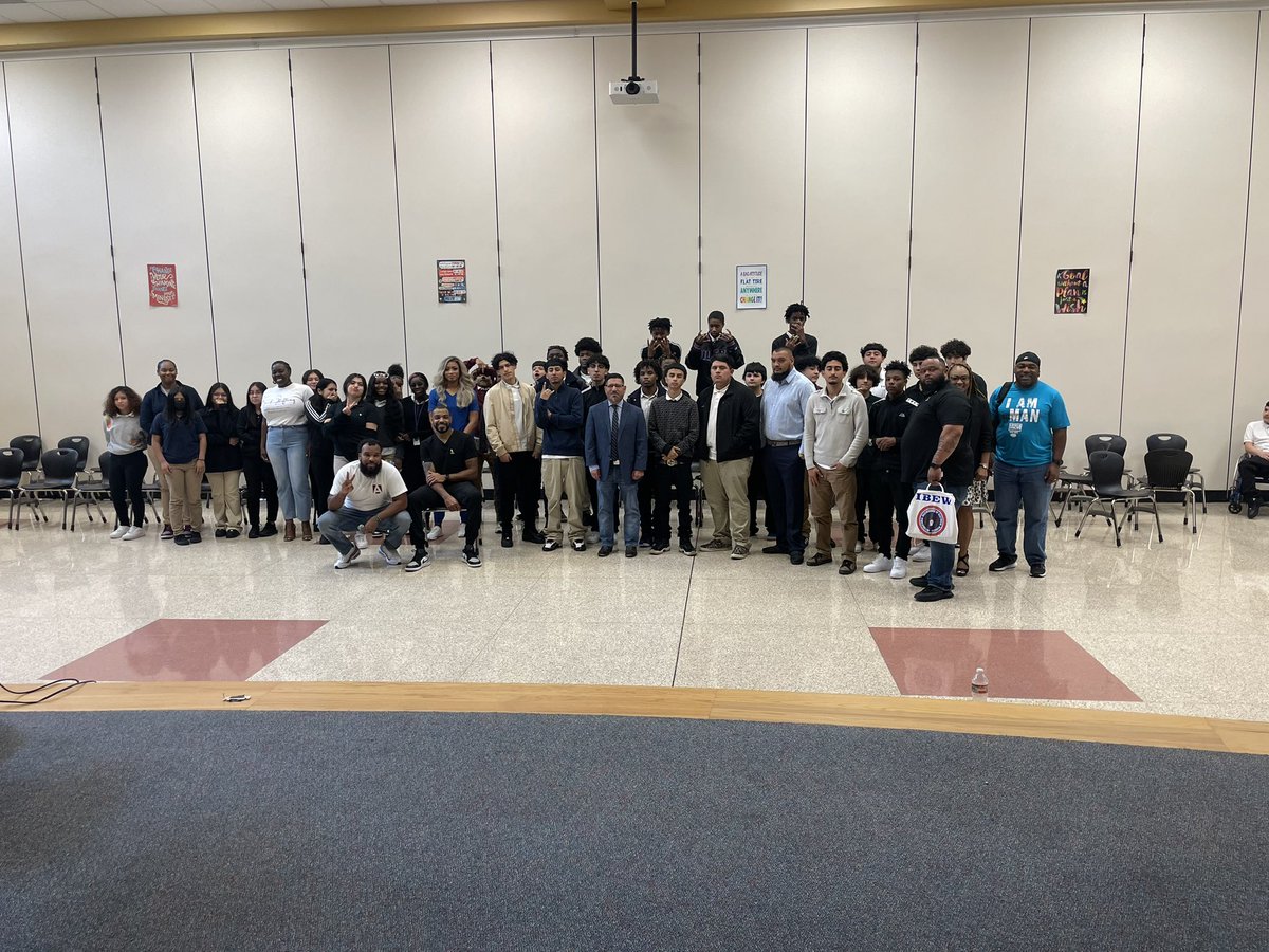 ThetaMuAlphas's tweet photo. Shoutout to Bro. Kinch (Fall 17’ initiate) on speaking in the 2023 Annual Symposium at Knipple Education Center! https://t.co/z7p4LKdmV2