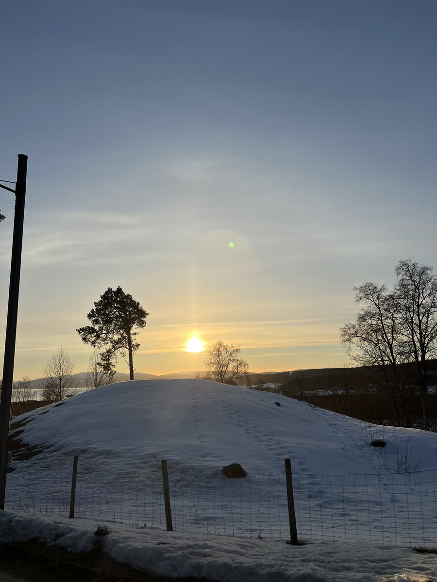 Sol over gravhaugene på Egge #Steinkjer