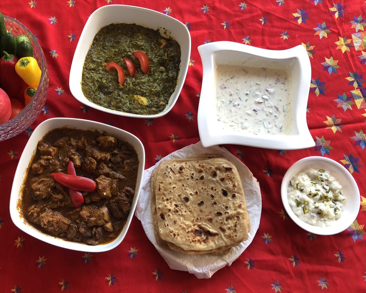 Indian Dinner 🥘 Palak paneer : cottage cheese with spinach Masala spicy Chicken Curry Raita made with cucumber, onions and spices Yummy Kheer: Rice pudding Parathas : Flat bread made with wheat flour #dinner #dinnerideas #completemeal #foodinfluencer🥘🌶️🥗🌶️