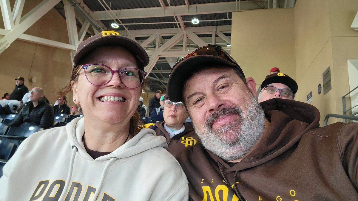 jay_woolwine's tweet photo. #BringTheGold https://t.co/u7sxb3CjHA