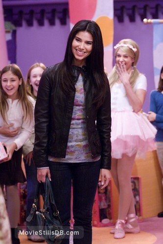 Happy Birthday, Roselyn Sánchez
For Disney, she portraye Monique Vasquez in the 2007 movie 