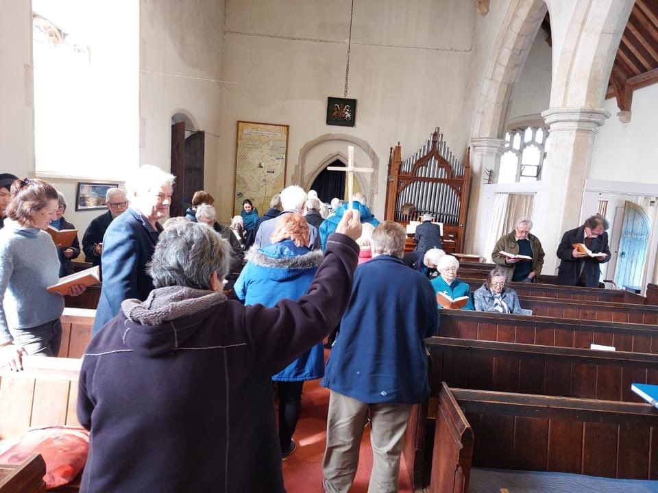 NorthHinckford's tweet photo. Almost 70 of us gathered at Bulmer to remember Jesus entering Jerusalem and beginning his journey to the cross... @chelmsdio @churchofengland #PalmSunday #DustAndGlory https://t.co/YOs3br2CMw