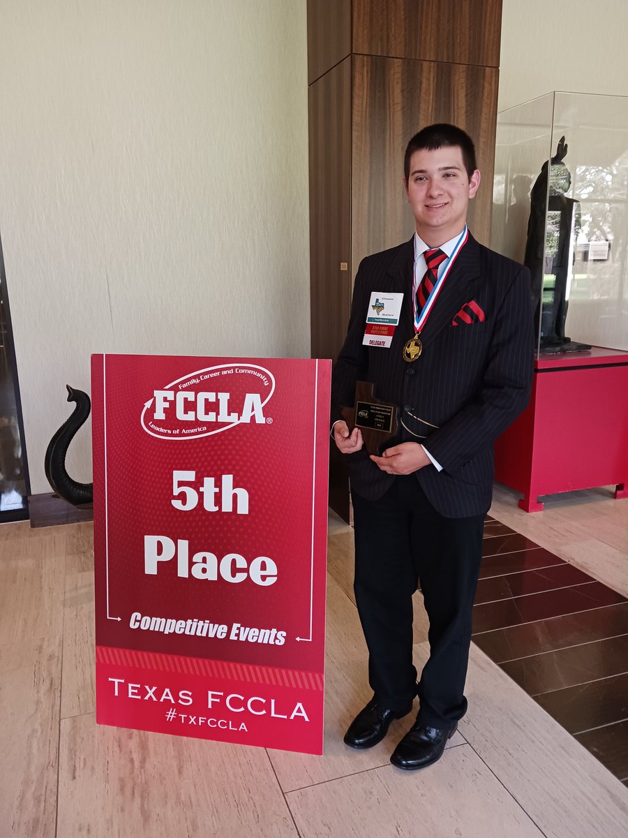 Congratulations to Hanks HS FCCLA @YsletaISDCTE #DistrictofChampions competing at Texas State. James McCormick took 1st in Fashion Design and Chase Bailey took 5th place  in Cupcake Presentation. Sylvia Avila had a strong showing.