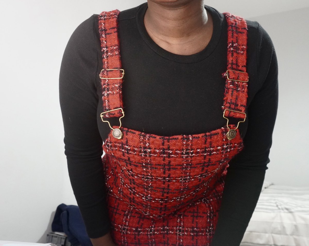 sewunique_ng's tweet photo. Sewing with the HD9 professional heavy duty sewing machine from @JanomeUK makes my life so much better.

Hear me out: 
1. It glides over thick layers of fabric like butter
2. The sewing is neat 
3. Automatic bobbin winder
4. An inbuilt thread cutter that differs from any other https://t.co/TQLJWP6cHD