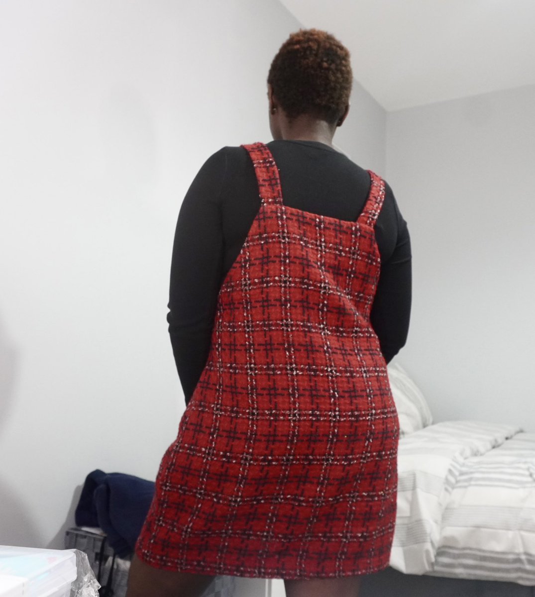 sewunique_ng's tweet photo. Sewing with the HD9 professional heavy duty sewing machine from @JanomeUK makes my life so much better.

Hear me out: 
1. It glides over thick layers of fabric like butter
2. The sewing is neat 
3. Automatic bobbin winder
4. An inbuilt thread cutter that differs from any other https://t.co/TQLJWP6cHD