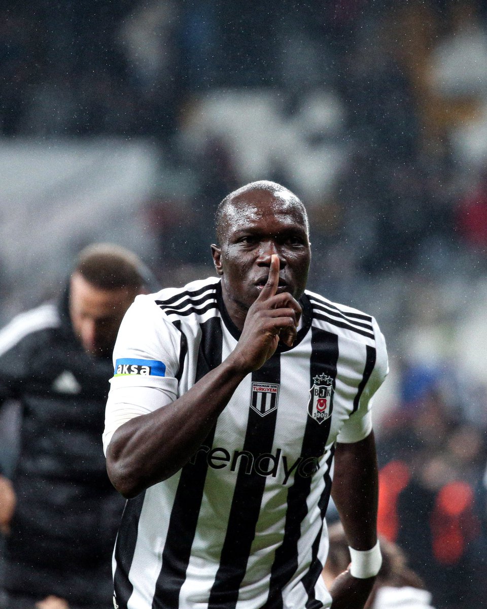 ⚽GooOOOooL⚽

🦅 Aboubakar 🏁

Fenerbahçe: 1⃣ 
BEŞİKTAŞ: 4️⃣ 

Dk: 90'

#FBvBJK