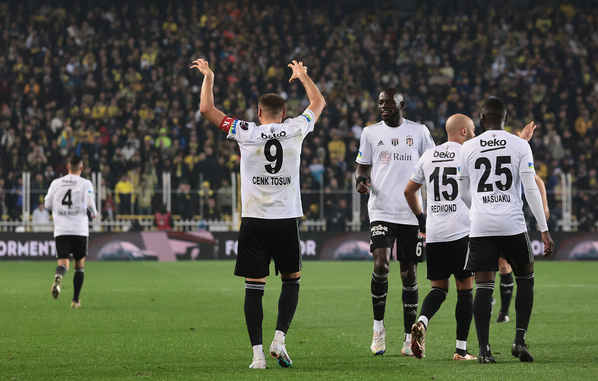 1 - Fenerbahçe'nin Süper Lig tarihinde en fazla mağlup olduğu (42) ve gol yediği (155) takım <a href="/Besiktas/">Beşiktaş JK</a>. Kartal.