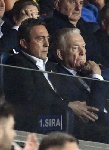 İstifa laaaaan istifa !!!!! #AliKoc