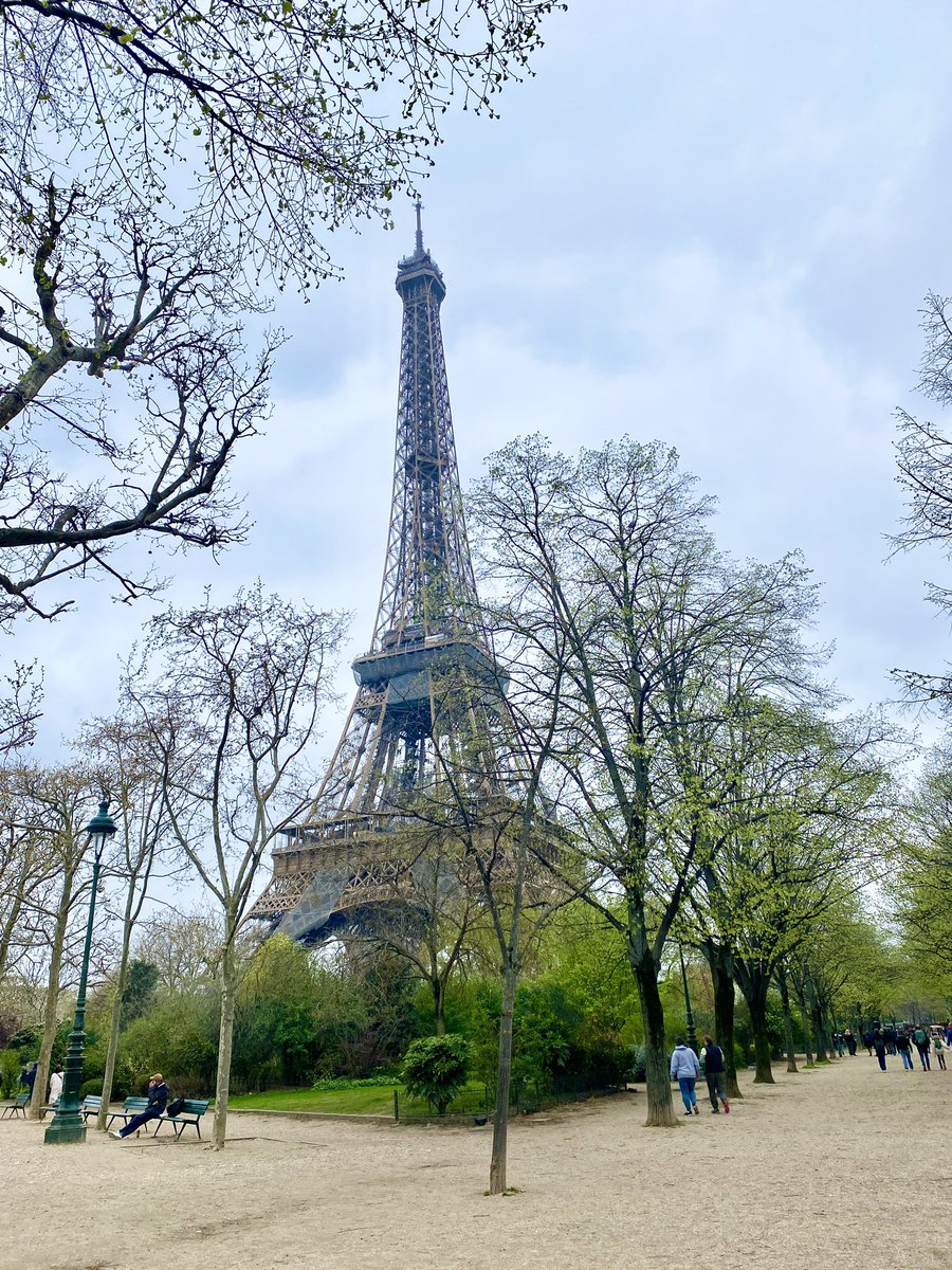 keenondrama's tweet photo. A warm hello from the Eiffel Tower on a chilly day in Paris. Baltic but worth it 🎉Here for a few days - hope you’re doing something nice for Easter. #paris #eiffeltower #easter #easterholidays #citybreak #parisinthespring @LaTourEiffel @Paris https://t.co/7e9wauDzZ8