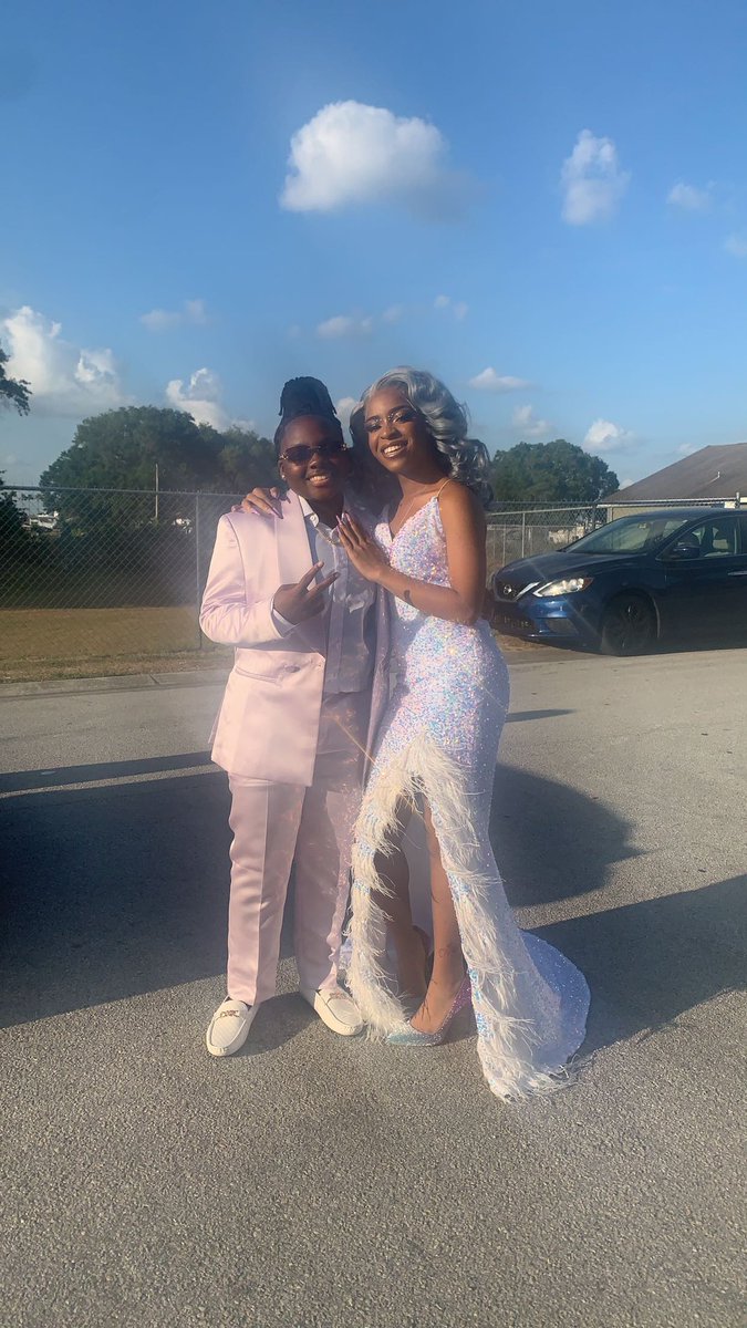 treeseey's tweet photo. I thank You God For Blessing Me With My beautiful Baby Girl.PROM 2023💜 https://t.co/TWImuv177d