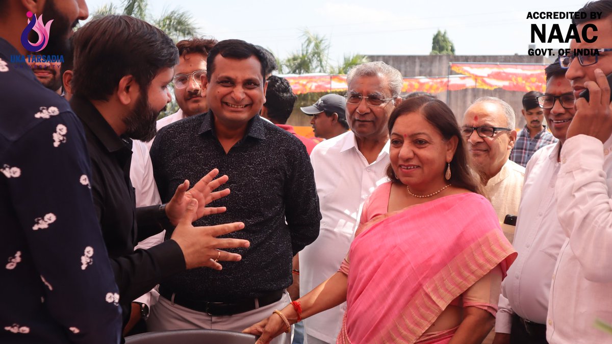 GarimaKakkar18's tweet image. Uka Tarsadia University Team, At the Career Counselling Seminar, “UDAAN” at Songadh, Vyara was organised by Agrawal Samaj at Maharaja Agresan Bhavan, Songadh.
Thank you @CollectorTapi for gracing your presence at our Stall.
#collectorTapi #UTU #DMTapi #InfoTapi