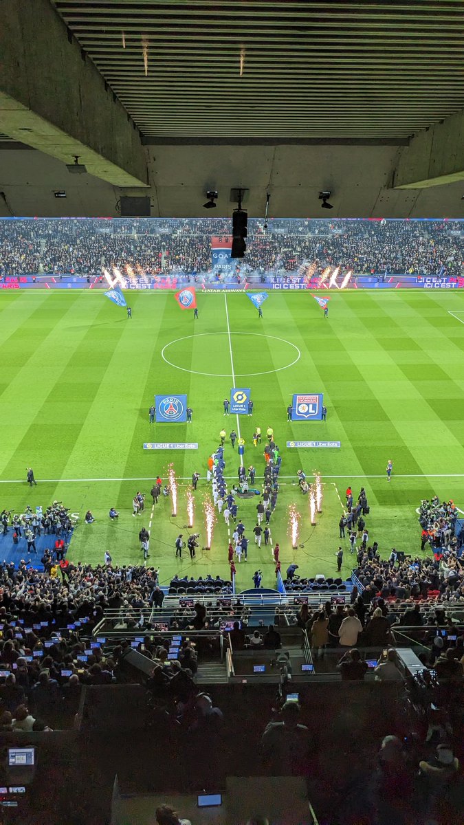 Merci <a href="/socios/">Socios.com</a> <a href="/alex_dreyfus/">Alexandre Dreyfus</a>  encore une mi-temps à profiter de ce super spectacle