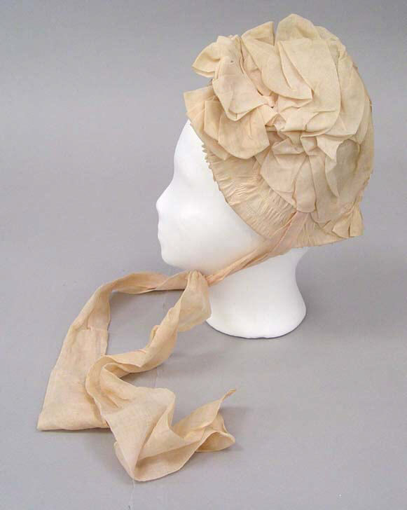 met_costume's tweet photo. Bonnet, ca. 1880 #costumecollection #fashionhistory https://t.co/meeMKntT8u https://t.co/mr6Gcx18N0