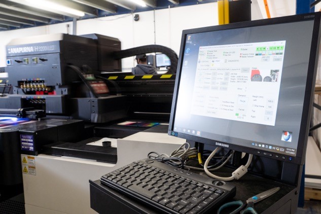 SignUpdate's tweet image. BOBcat Digital Buys First Agfa Printer, an Anapurna H3200i LED hybrid machine: signupdate.co.uk/Sign-News/bobc…
@Agfa_Inkjet @BOBcatdigital
#wideformatprinter