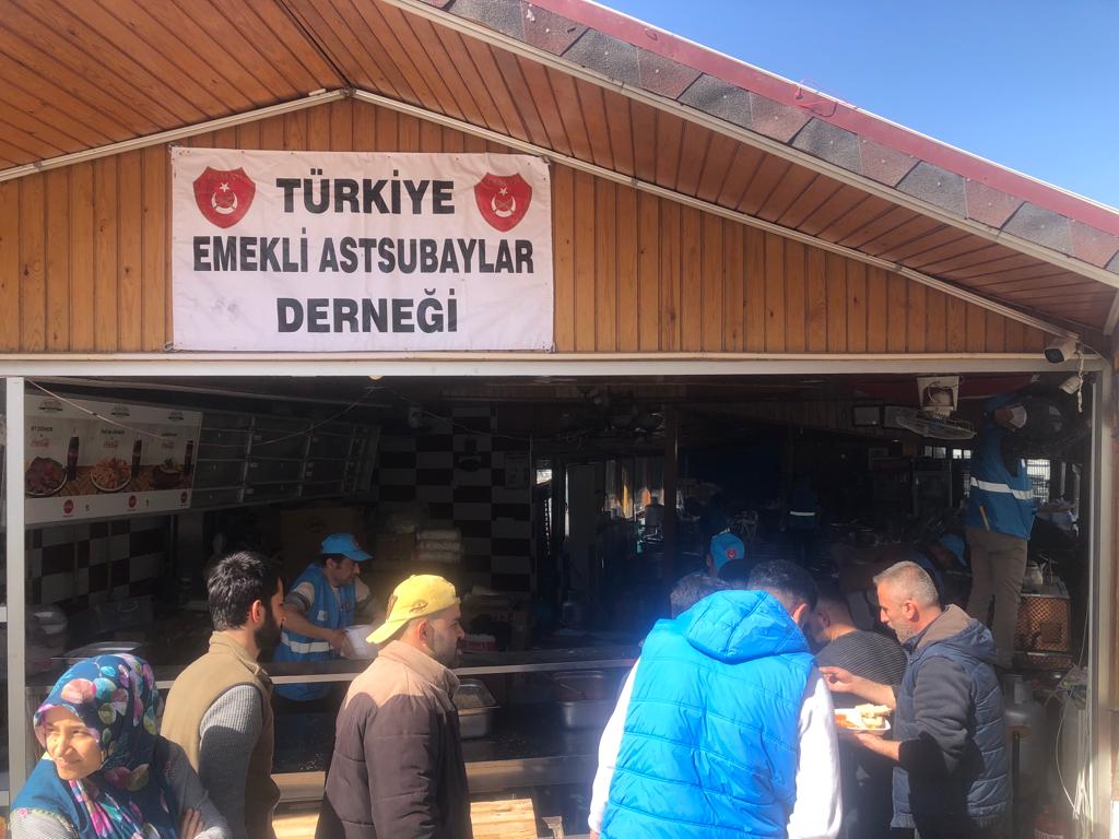 AzizAhmet0's tweet photo. #BirlikteGüçlüyüz
Astsubaylar tenzili rütbe olmadan ve onurlu bir oranda  tazminat hak mücadelesi için birlikte. 

@RTErdogan
@NureddinNebati
@suleymansoylu
@tcsavunma
@kilicdarogluk
@mustafaelitas
@fuatoktay
@AhmetAYDIN_02
@HMBakanligi
@meral_aksener
@DurgenHamza
@temadankara https://t.co/jj1h8ICLH7
