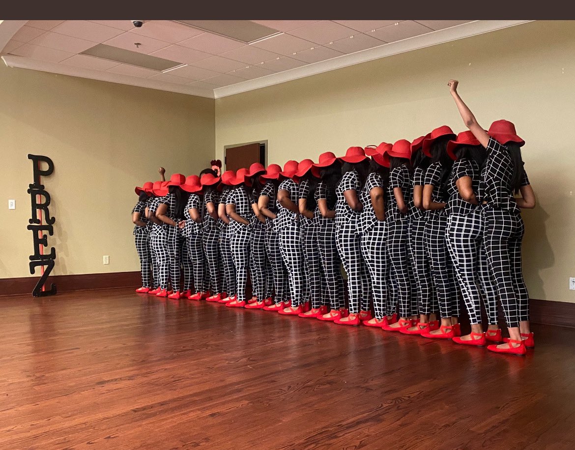 Happy 1 year to our beloved sisters of Spr ‘ 22 👑❤️🖤