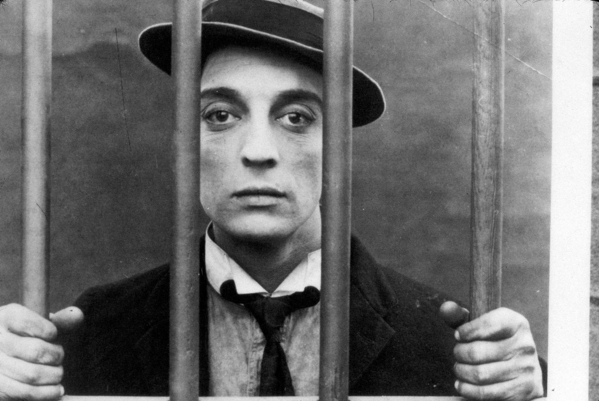 noirgal17's tweet photo. We NEED your votes for Buster! Despite his criminal past, he’s a really fun guy. #VoteBuster https://t.co/DVYxdSc1yy