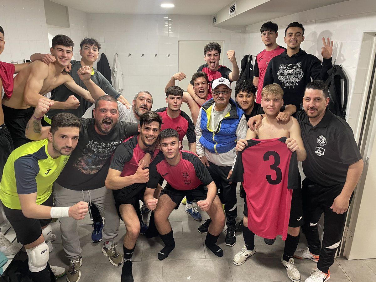 profaguibarra's tweet photo. Seguimos TRABAJANDO, LUCHANDO y los más Importante CREYENDO.
Últimos dos meses de competencia y estos señores dan un ORGULLO TREMENDO.
Gracias por la entrega y la nobleza de cada uno de ustedes.
SEGUIMOS MOLESTANDO‼️
#MiBanda #Orgullo #Juvenil #DivisionDeHonor https://t.co/keK7ZchKNq