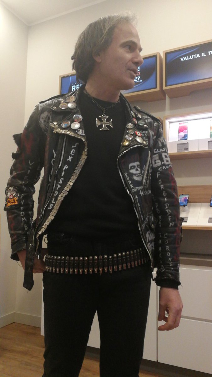 ViolaFabio2's tweet image. Vinyl hunter  maniac