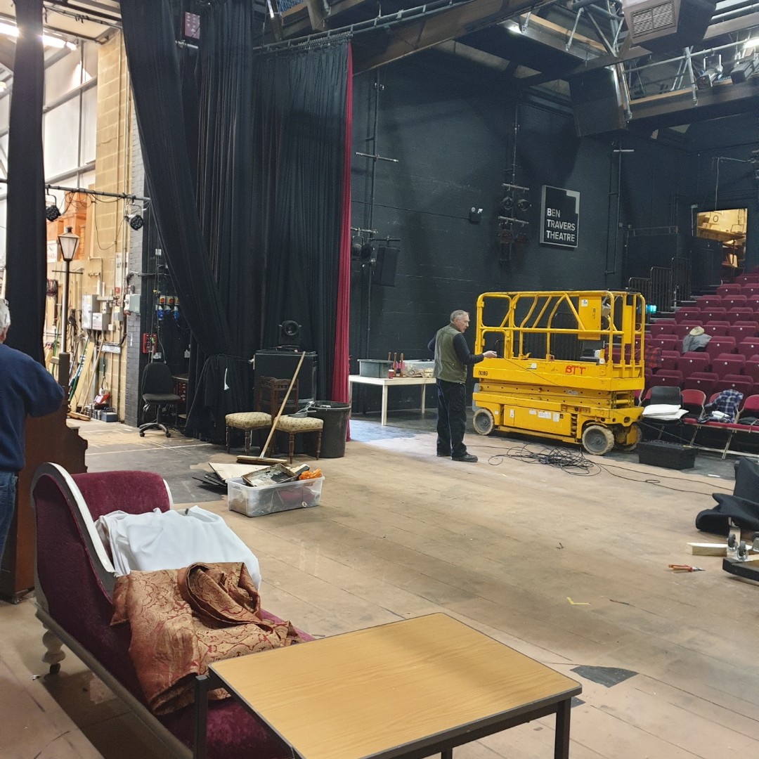 GodalmingTG's tweet photo. #Kipps TheNewHalfASixpence has left the building. Summed up by one critic as "a production with heart and magic".. That's music to our ears &amp; we want to thank our wonderful audiences &amp; all who supported this amazing production.  Gonna miss Picking Out A Simple Tune every night. https://t.co/eyAf5HwvwU