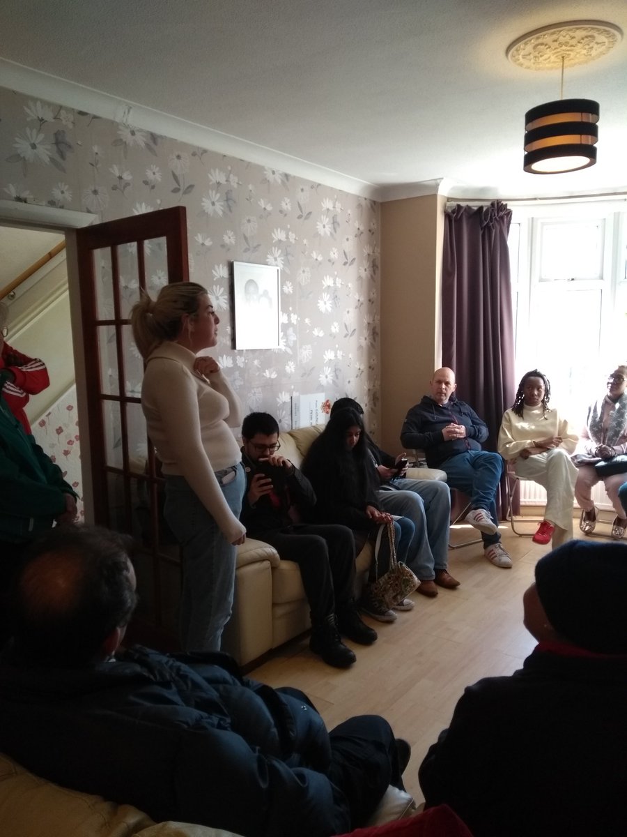 LizClements's tweet photo. Fantastic campaign session in Penn this afternoon with @CeliaHibbert @COL_Kashmire @JackEDeakin @thedancingflea Mohammed Naseem &amp; @nickyebrennan. #nicky4mayor https://t.co/xylDqCbYE1