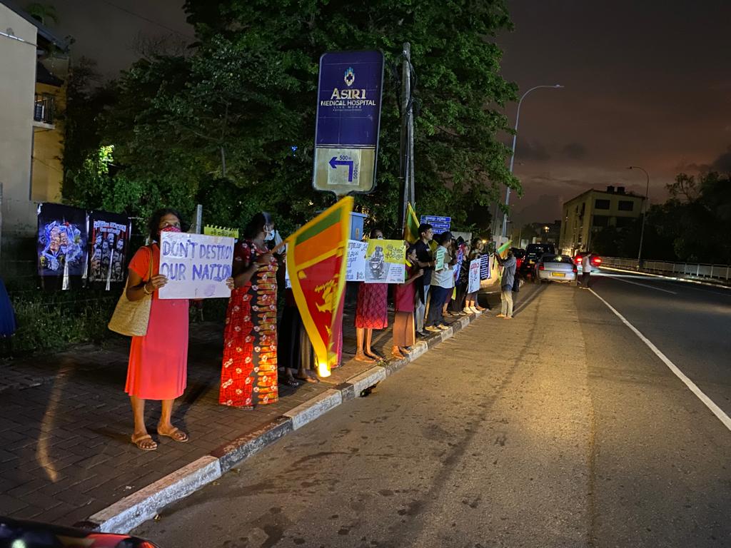 ChrisStephen80's tweet photo. Day 174 at GGY - Sunday 02nd April
#අපිඅරගලේ
#நாம்_போராட்டத்துடன்
#ApiAragale
#FascistRanil
#RajapaksaTool
#Elections #RajapakshasGoHome #nomorefamilyrule #movementforchange #systemchange #SriLanka
#GotaGoYaya https://t.co/jkZ6zn5IeZ