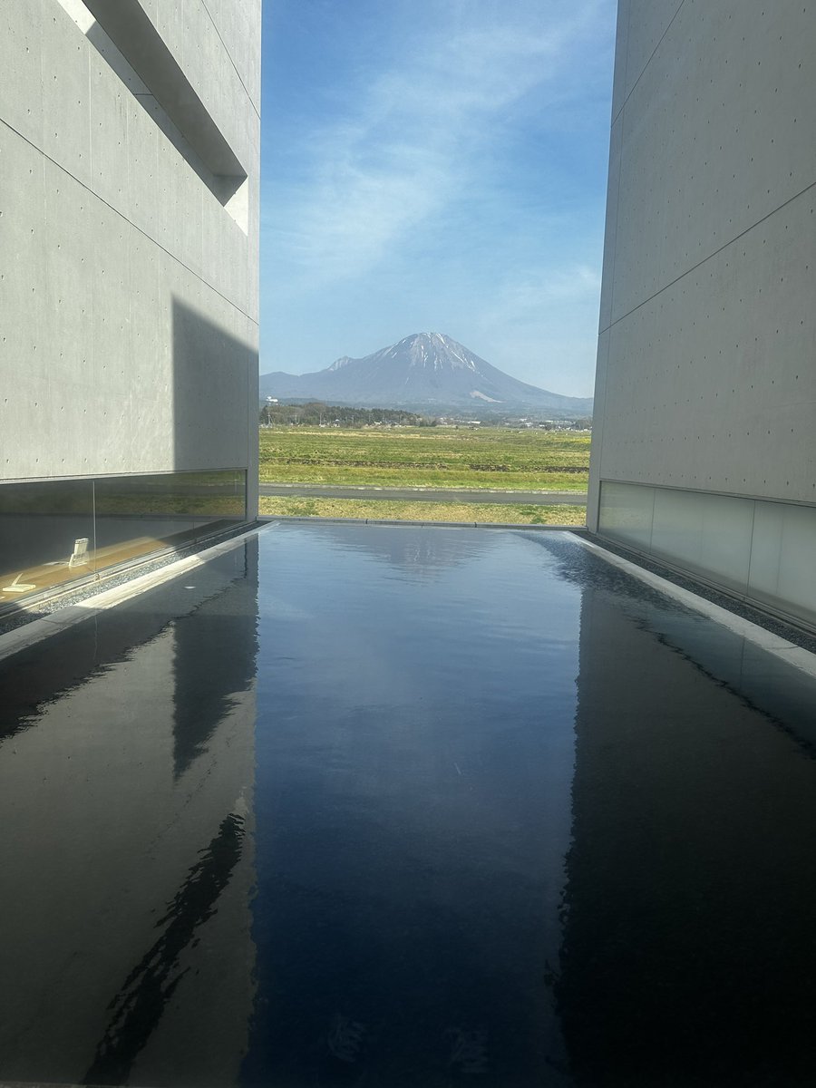 kyoo_ns's tweet photo. 久しぶりに鳥取！大山から鳥取砂丘に行って来ました〜。
楽しかったー。蒜山、大山行って鳥取花回路💐行って…次の日は鳥取砂丘！お肉、蕎麦、海鮮料理！牛骨ラーメンが食べられなかったー😭 https://t.co/yCeydRYH4o