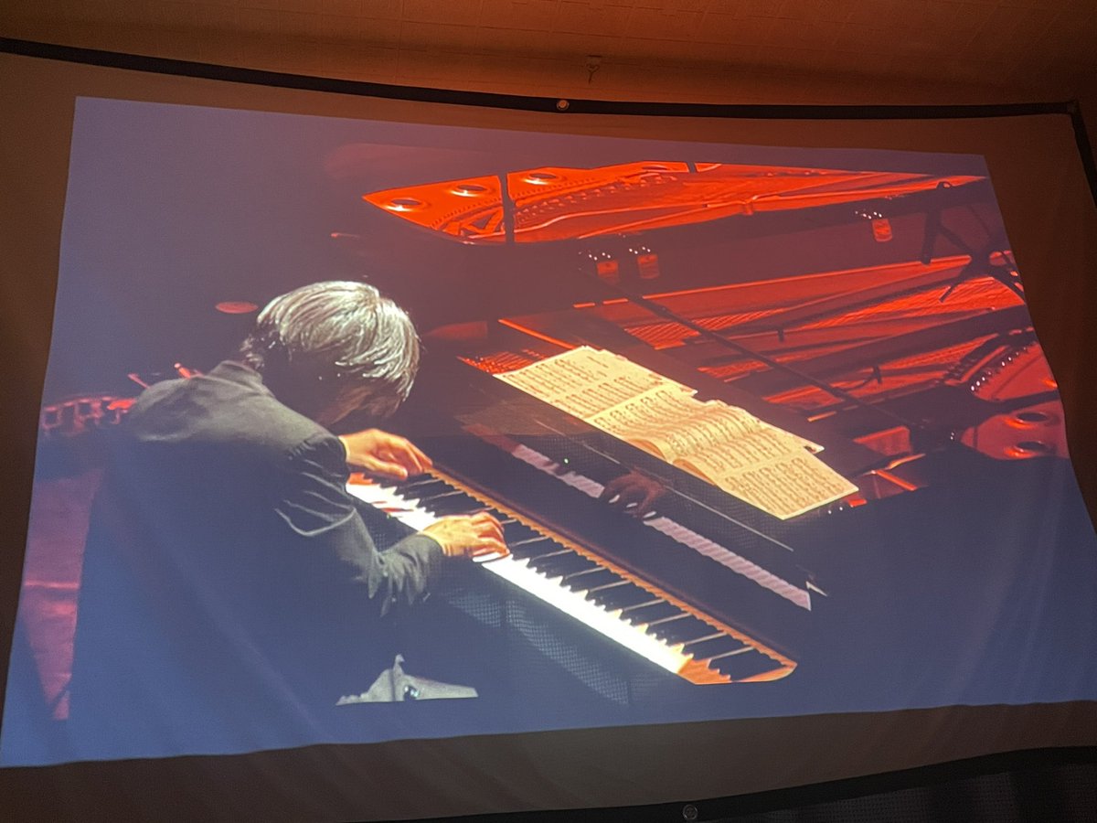 rinmeidesign's tweet photo. Rest in peace.
Thanks to you, you taught me a lot of music, culture, thought, and art, and that's how I am today.
#skmt #rip #RyuichiSakamoto https://t.co/Pc9dWf6WJx