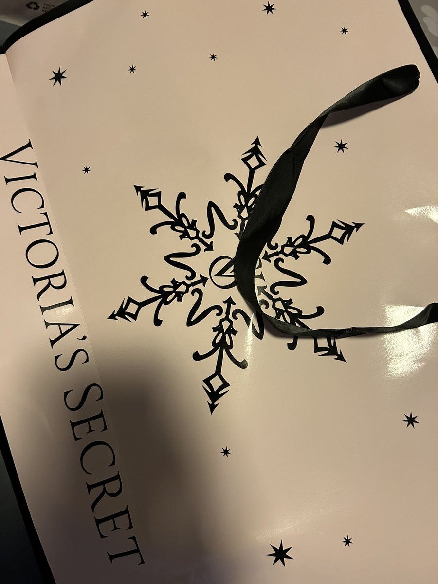 Scarlet3716's tweet photo. Update: I spoiled myself… however I expect to be reimbursed somehow 😉🫶🏻 https://t.co/3ezaGOXkhX