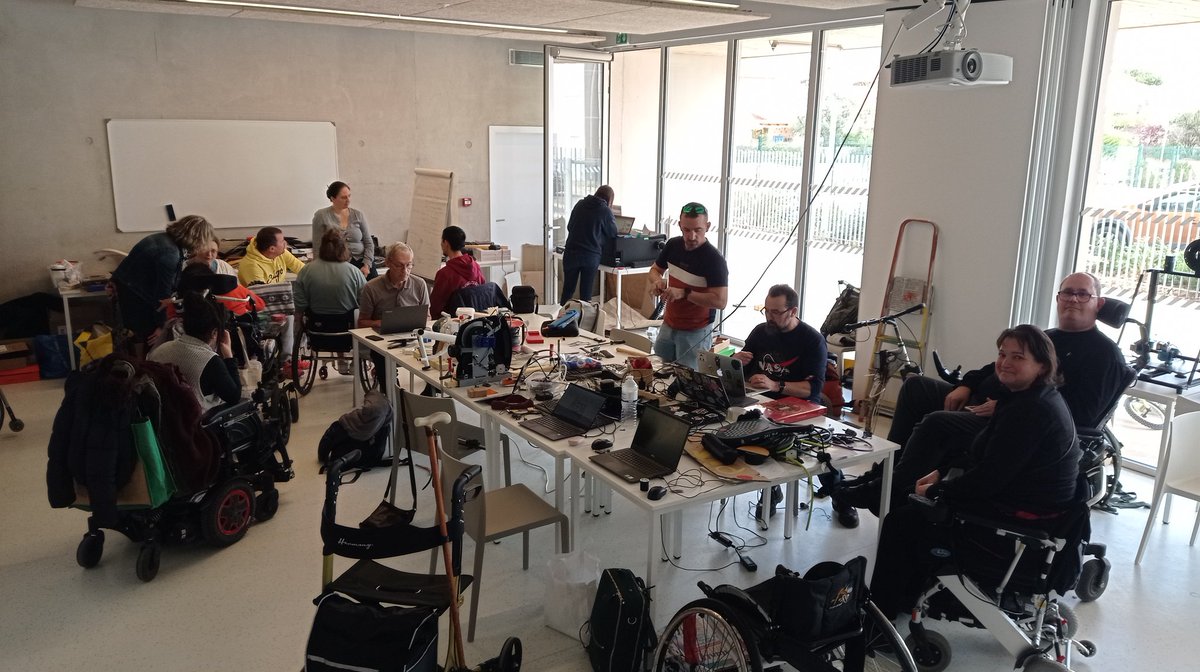 mobilab66's tweet photo. Beaucoup d'idées et de projets réalisés durant ce premier hackathon handisport, quelques prototypes sont déjà sortis. bientôt la documentation partagée 👍. Bravo et merci à tous les participants 😉 https://t.co/tVMzH9n0QC