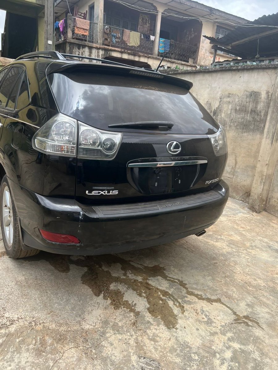 prolific_autos's tweet photo. neatly used Lexus Rx 330 in perfect condition going for 4.5 million naira #For more details/inspection call or WhatsApp 08062741712 #cars #lagos #ibadan #tinubu #peterobi #ellupee https://t.co/ckhPXaPKvn